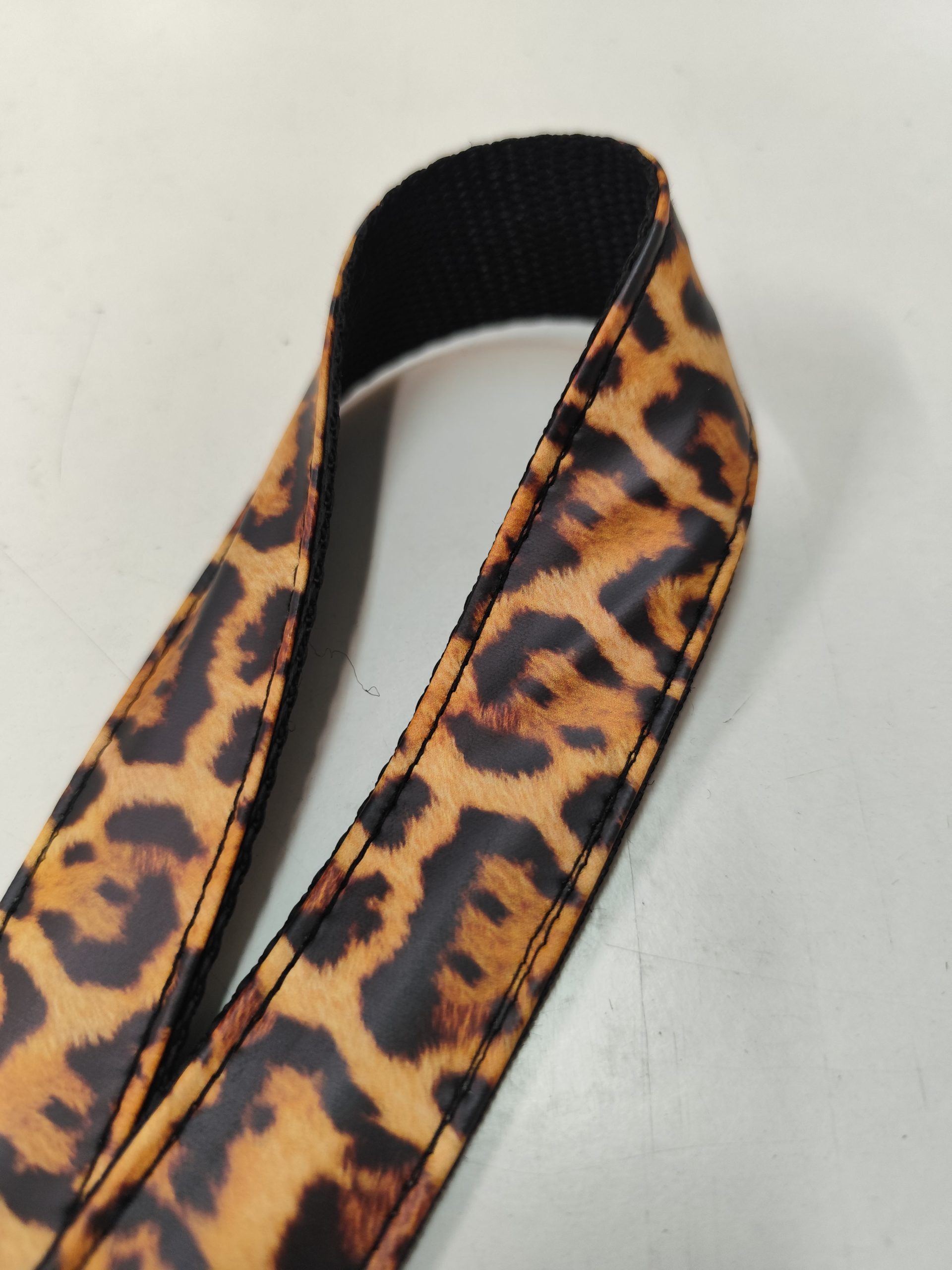 Cuelgallaves Leopardo Impermeable - Imagen 4