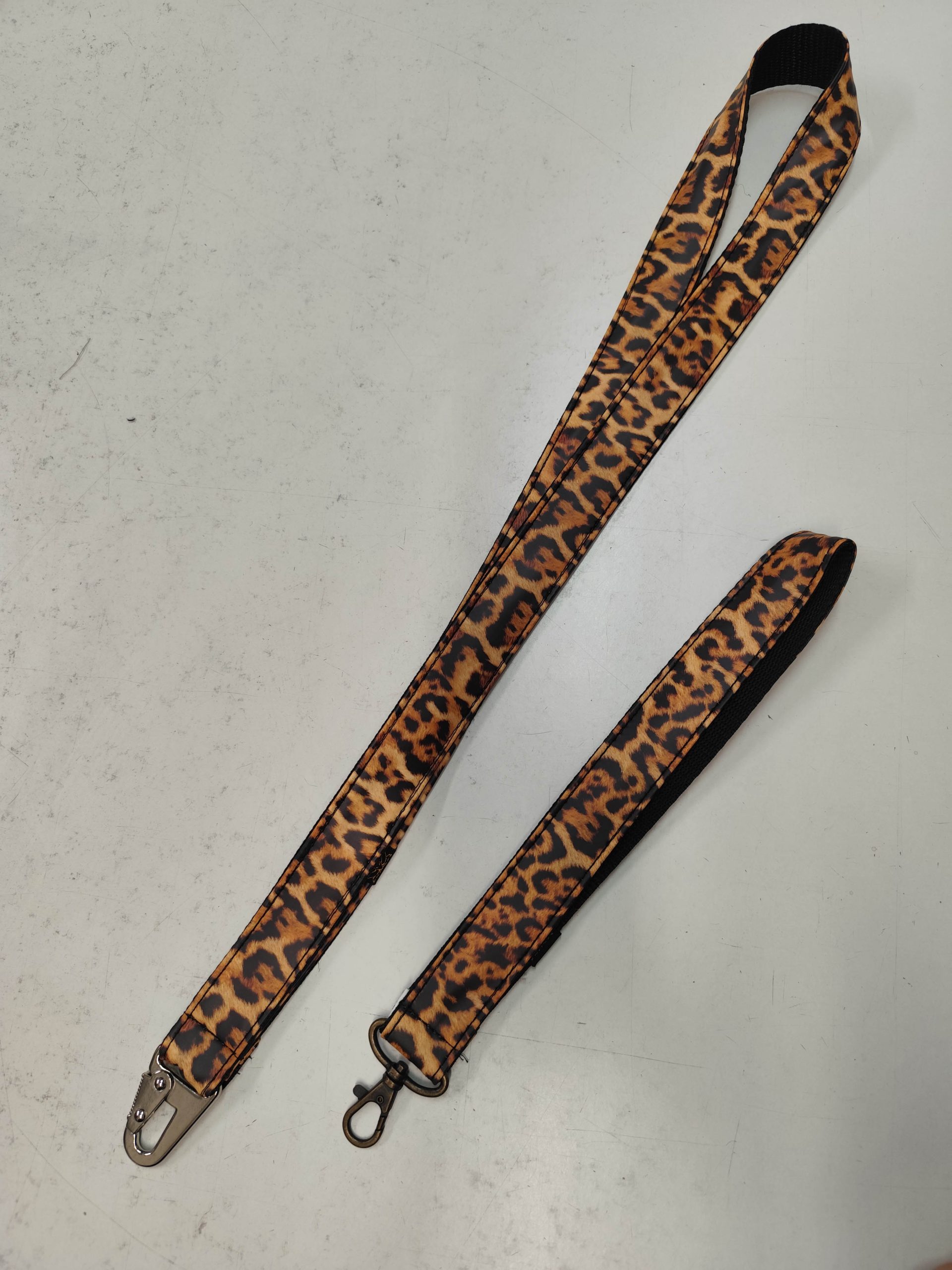 Cuelgallaves Leopardo Impermeable - Imagen 2